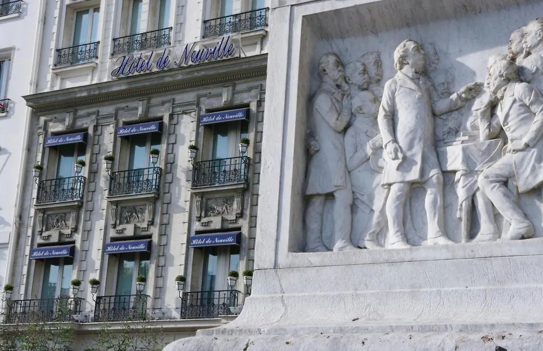 Hotel de Neuville Arc de Triomphe-1